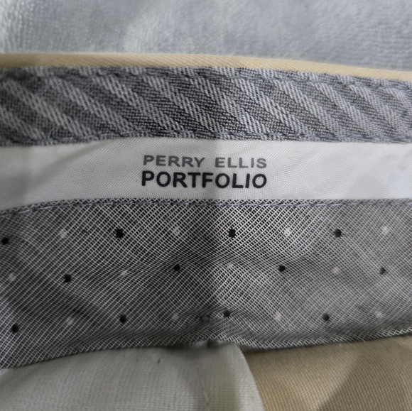 PERRY ELLIS pants - used - beige color - size 40W - 32L slim Fit - Picture 4 of 5